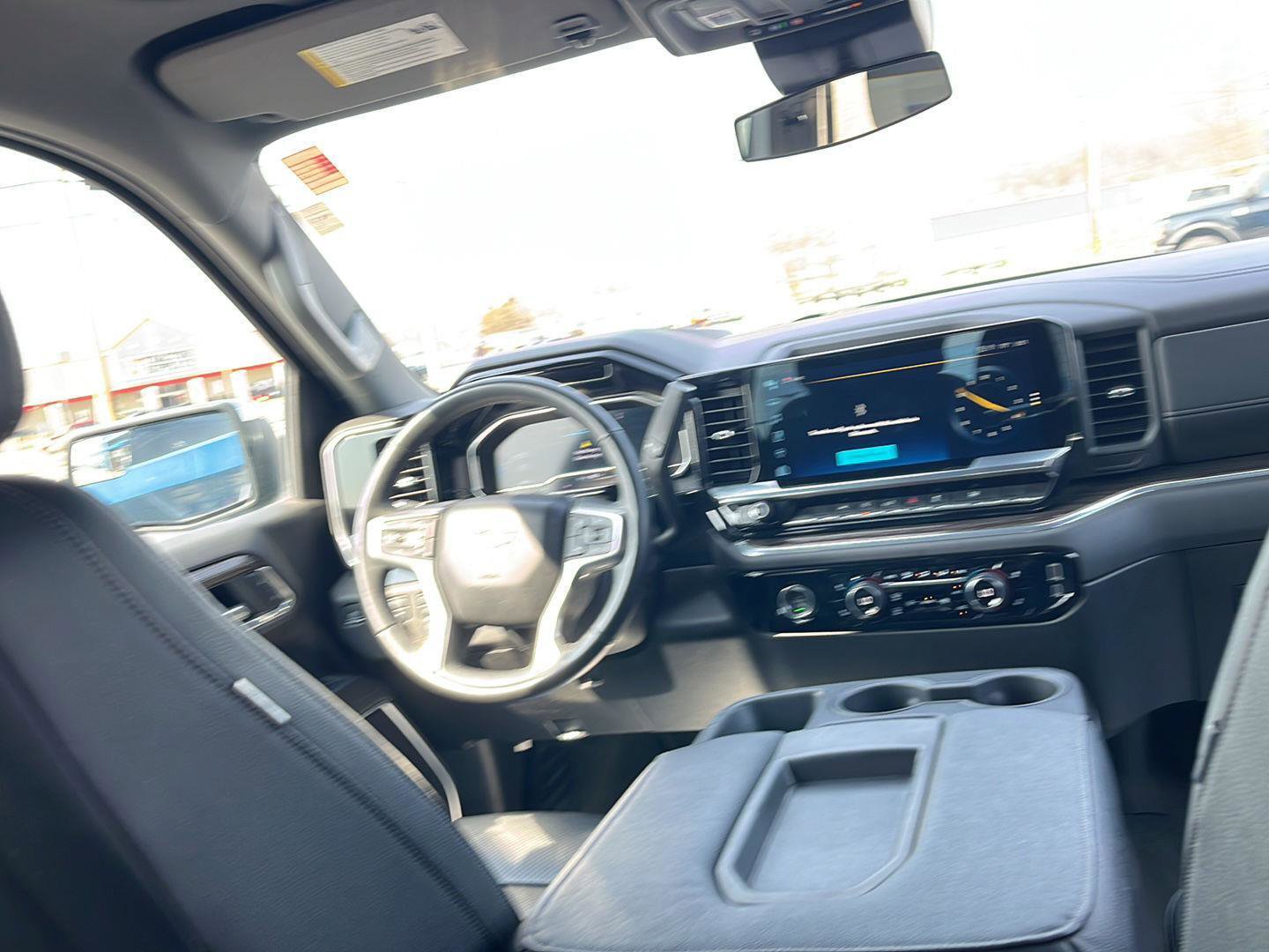 Used 2024 Chevrolet Silverado 1500 LT AWD/4WD image 27