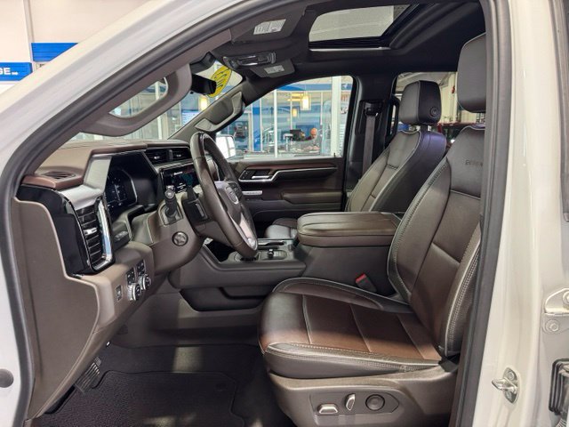 Used 2023 GMC Sierra 1500 Denali w/ Denali Reserve Package AWD/4WD image 7