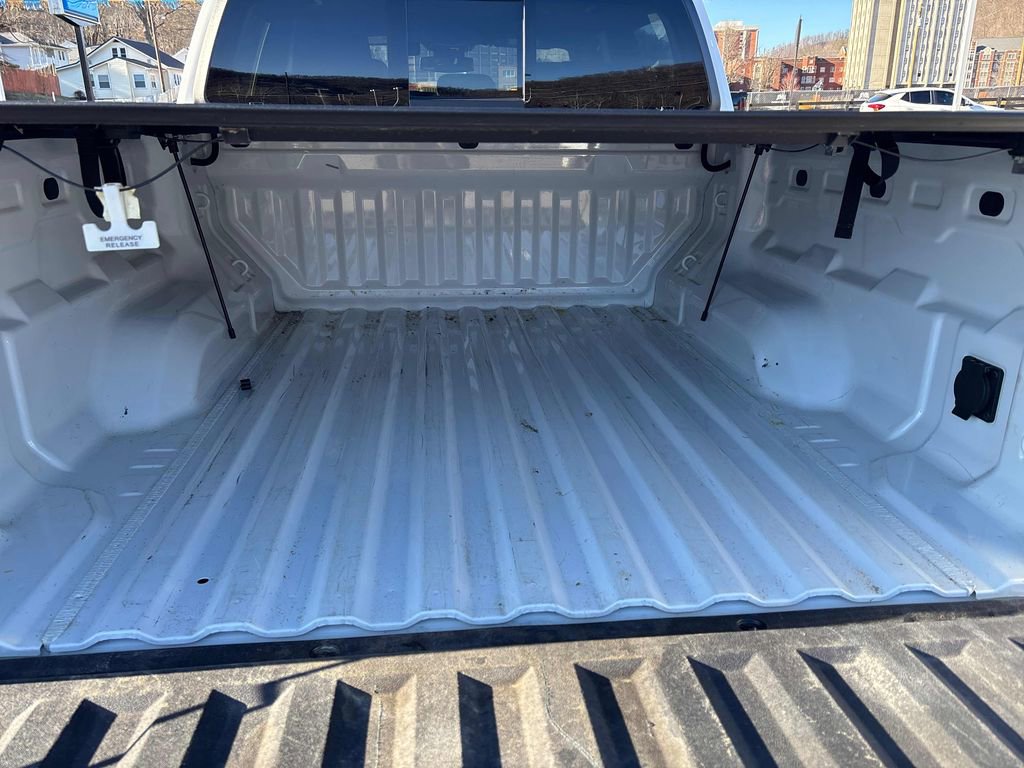 Used 2024 Chevrolet Colorado Z71 w/ Z71 Convenience Package 2 image 28