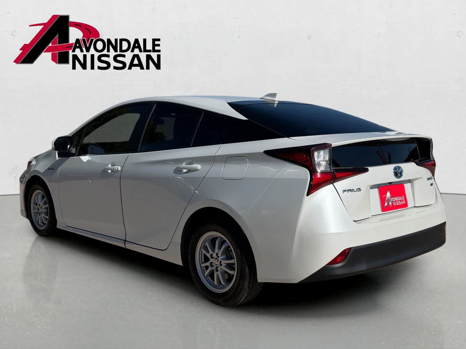 Used 2021 Toyota Prius L Eco w/ Carpet Mat Package (TMS) FWD image 4