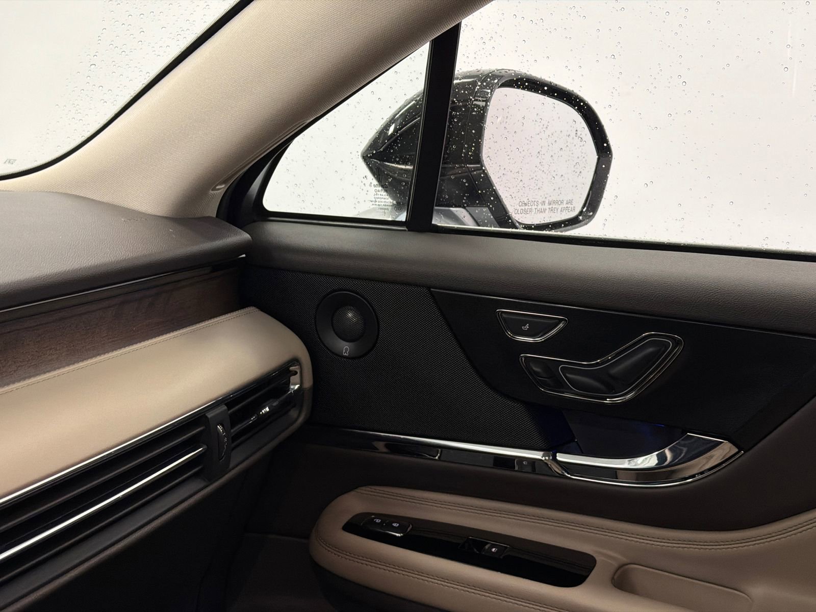 Certified 2022 Lincoln Corsair Grand Touring w/ Elements Technology Bundle AWD/4WD image 33