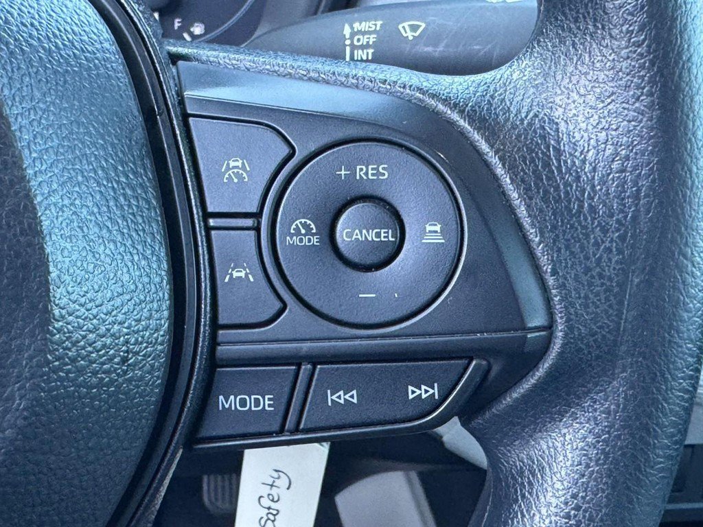 Certified 2025 Toyota Corolla Cross L image 18