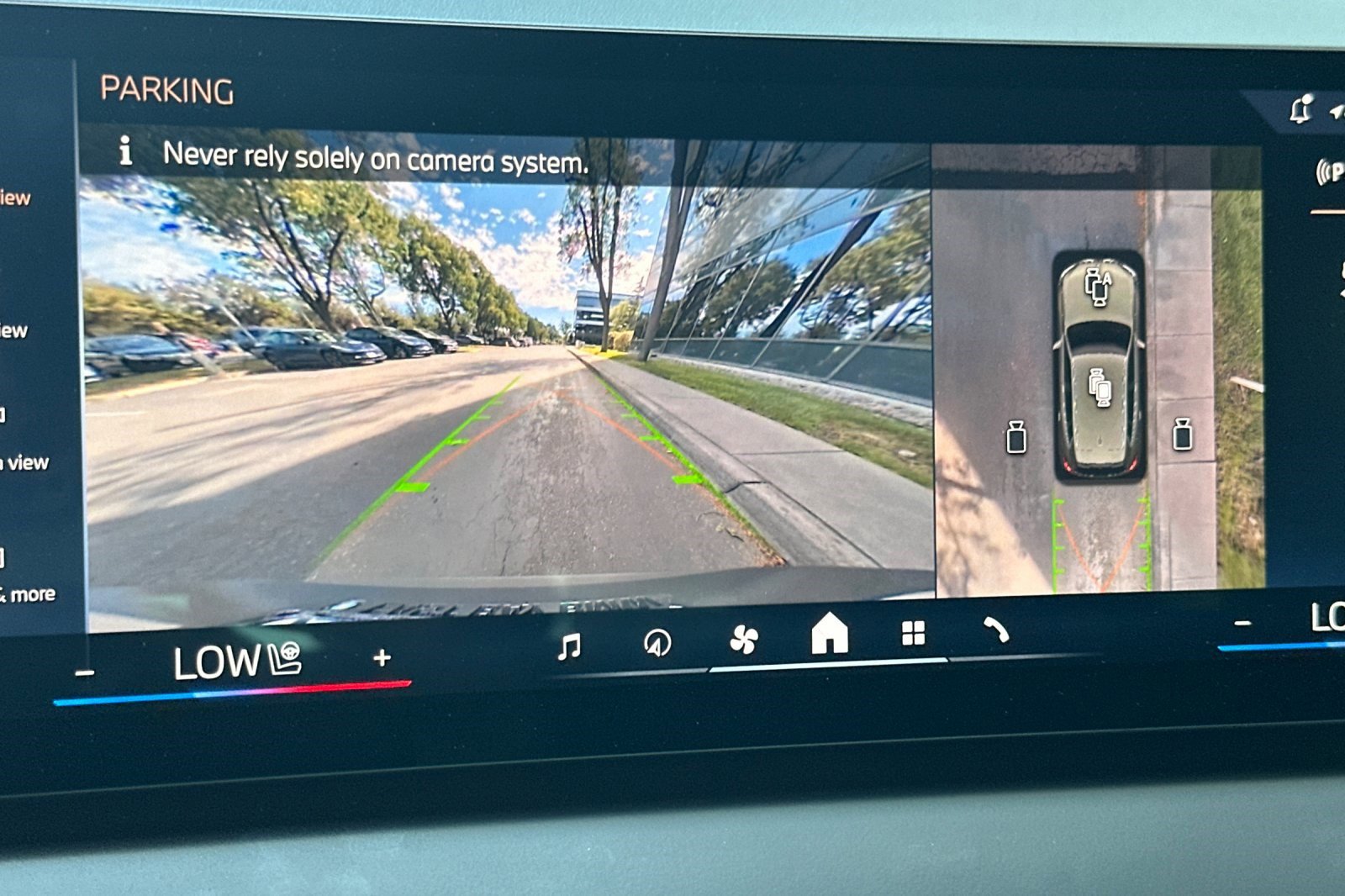 Used 2025 BMW X3 xDrive30i w/ Premium Package image 24