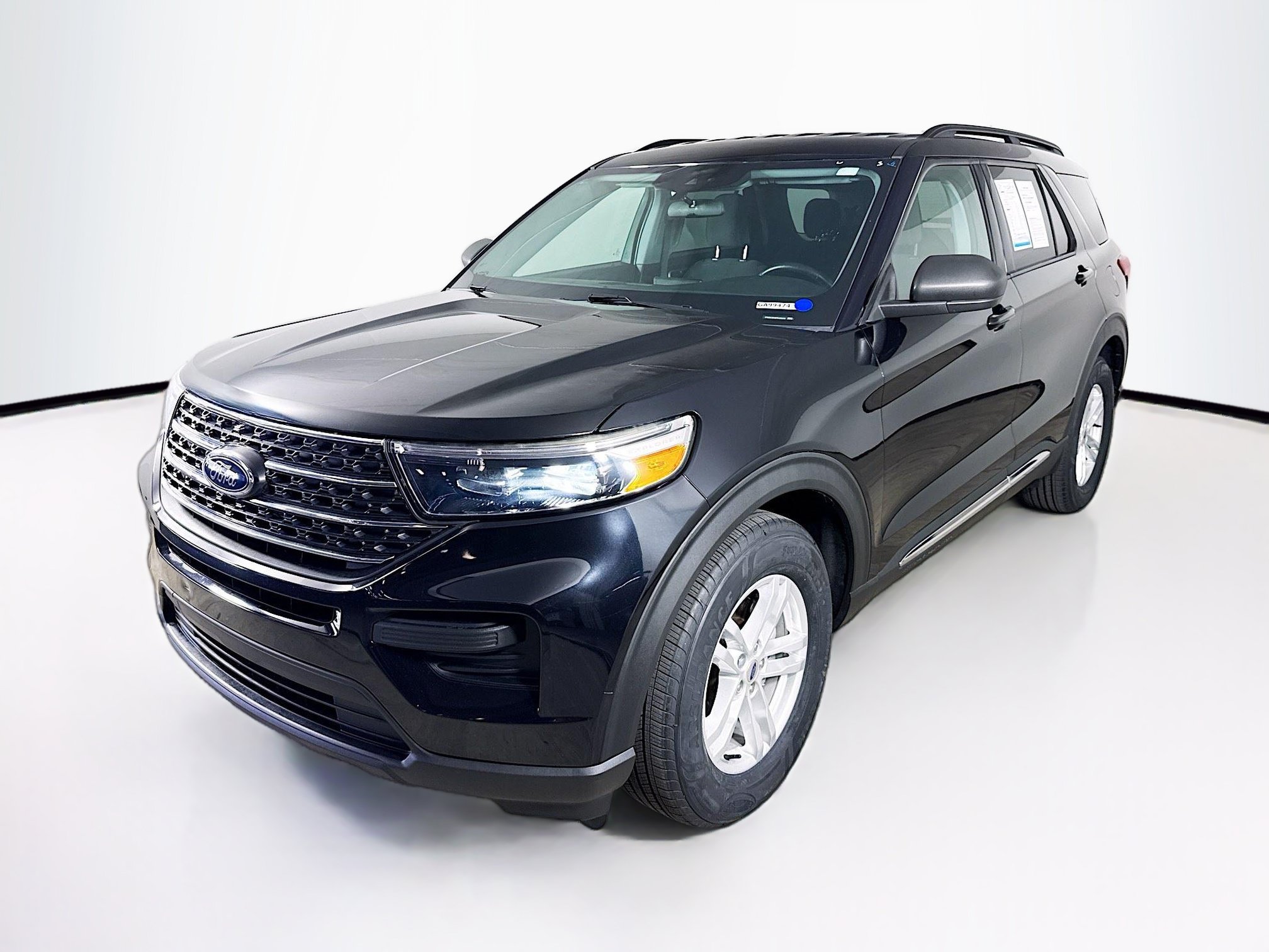 Used 2023 Ford Explorer XLT RWD image 4