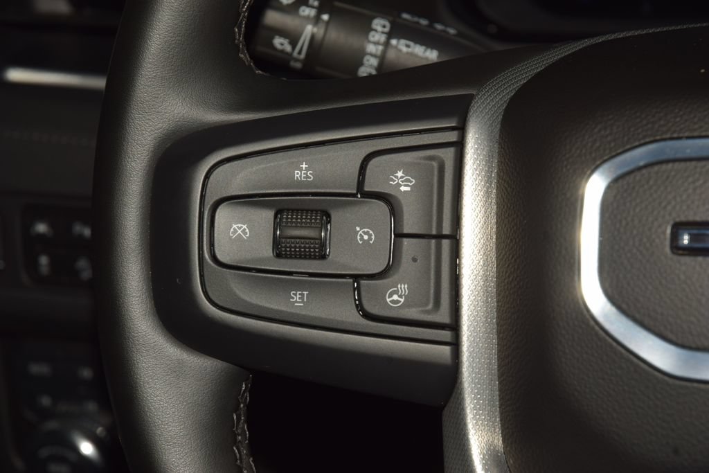 Used 2024 GMC Yukon XL Denali AWD/4WD image 39