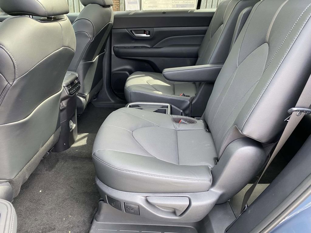 New 2026 Toyota Grand Highlander AWD image 6