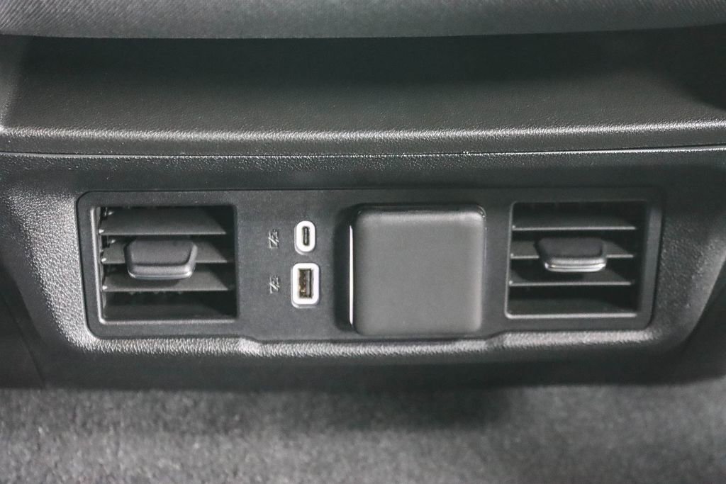 Used 2025 GMC Sierra 1500 Elevation image 23