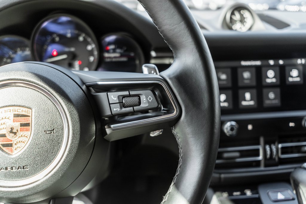 Used 2023 Porsche Macan image 25