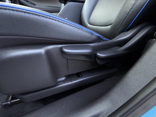 Certified 2025 Buick Encore GX Sport Touring FWD image 24