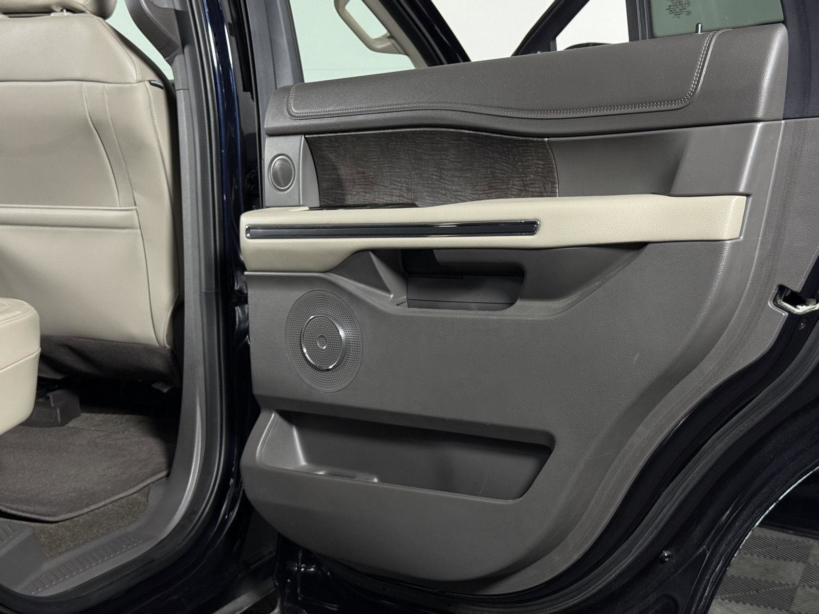 Used 2021 Ford Expedition Limited AWD/4WD image 26
