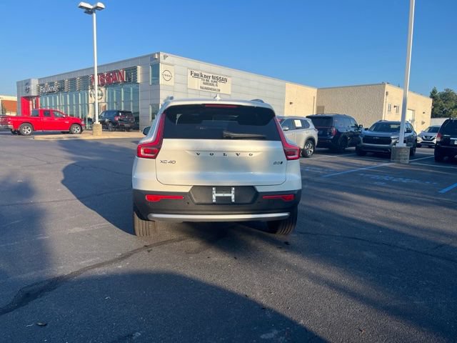 Used 2025 Volvo XC40 B5 Core w/ Protection Package Premier AWD/4WD image 6
