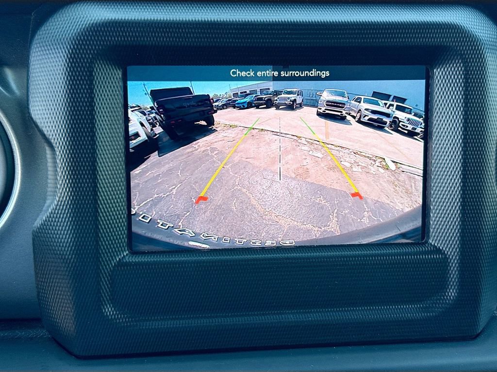 Used 2023 Jeep Wrangler Unlimited w/ Cold Weather Group image 15