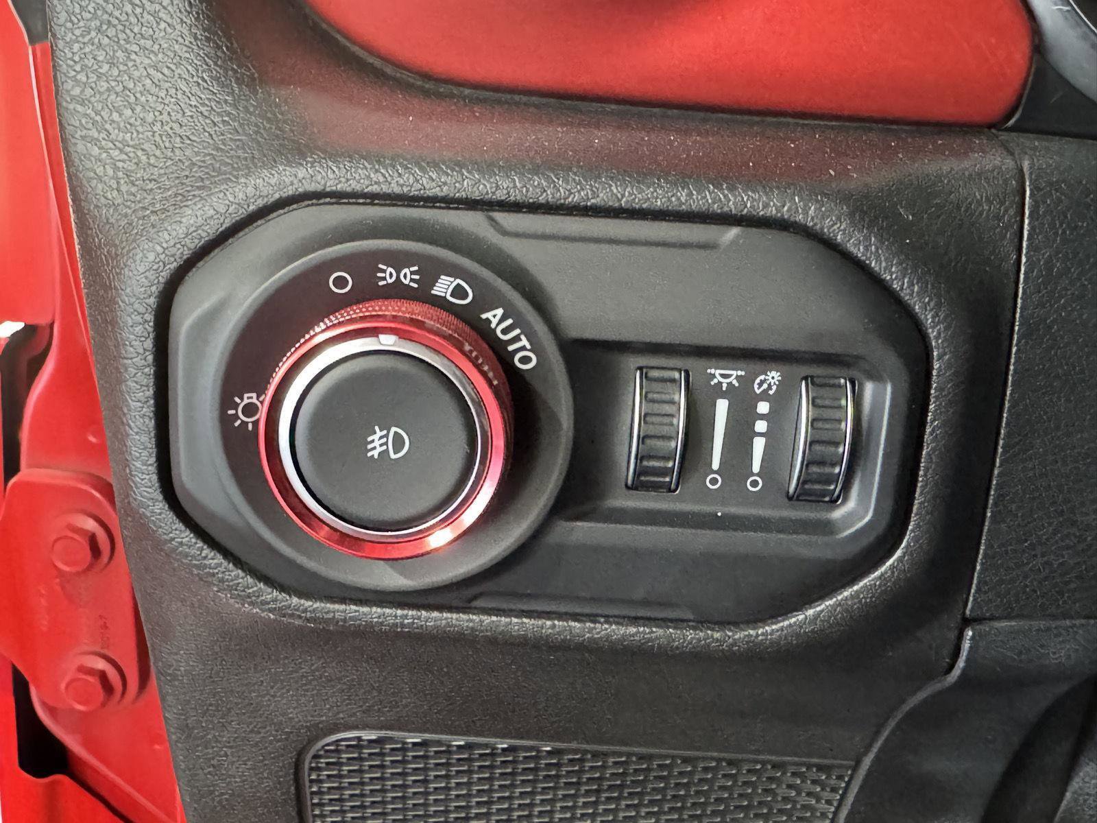 Used 2021 Jeep Wrangler Unlimited Rubicon AWD/4WD image 16