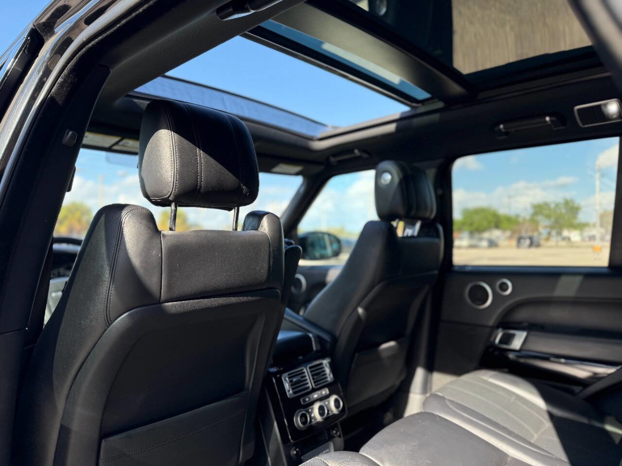 Used 2017 Land Rover Range Rover Supercharged image 14