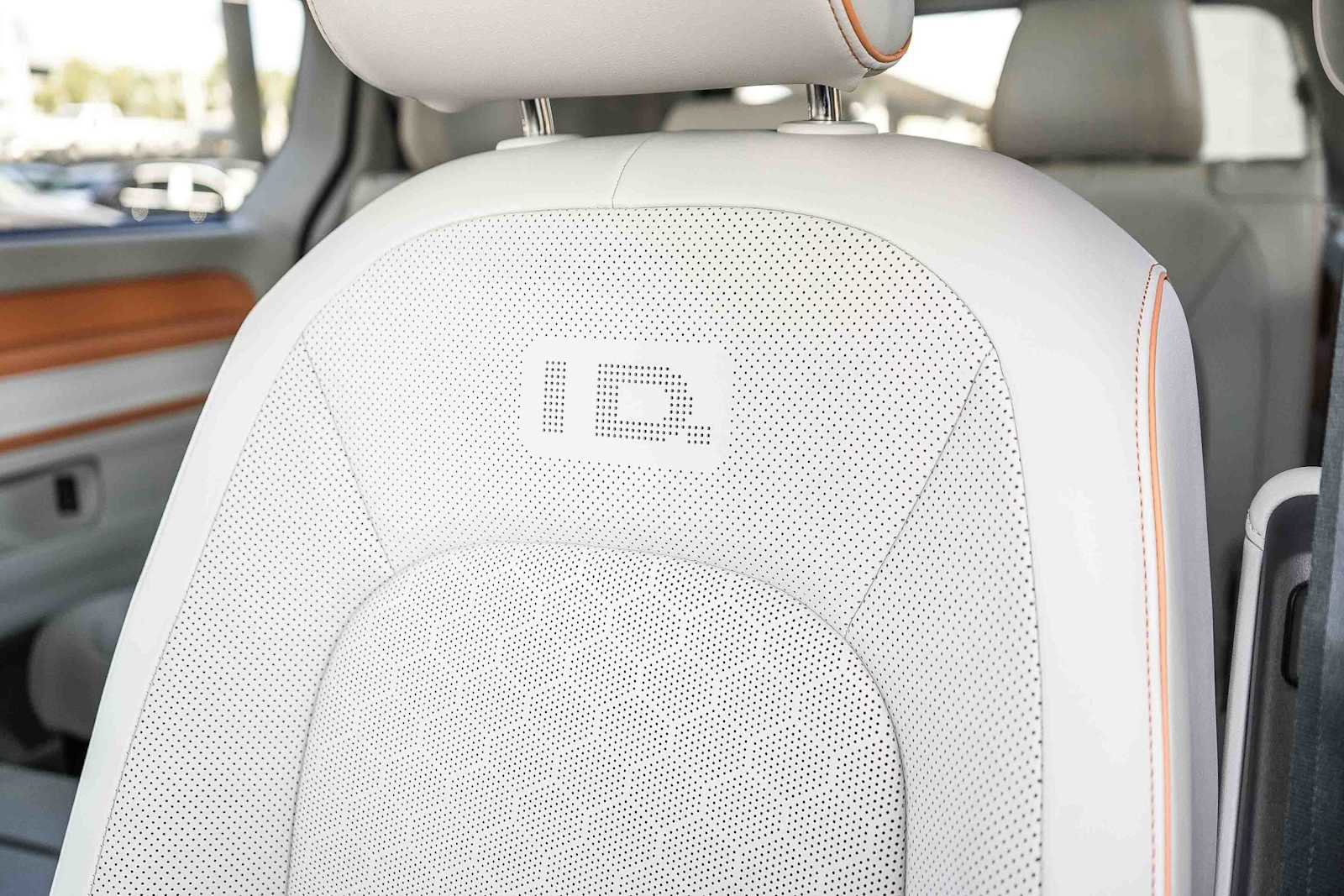 New 2025 Volkswagen ID. Buzz 1st Edition RWD image 26