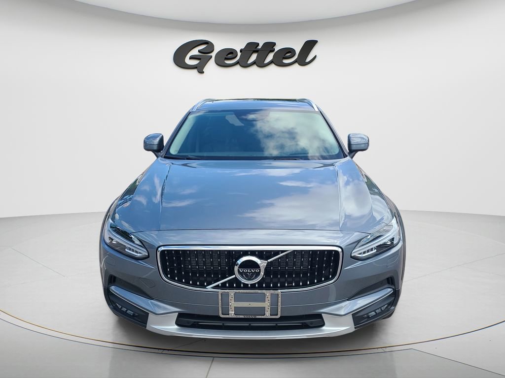 Used 2019 Volvo V90 T5 Cross Country w/ Advanced Package image 2