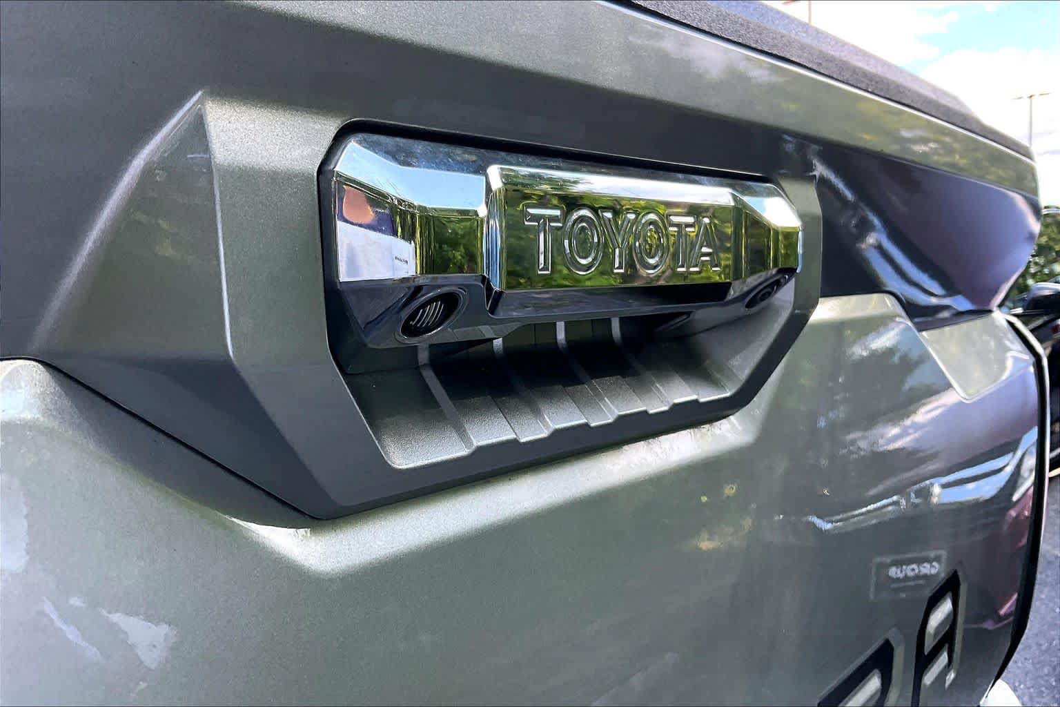 Used 2024 Toyota Tundra Limited AWD/4WD image 29