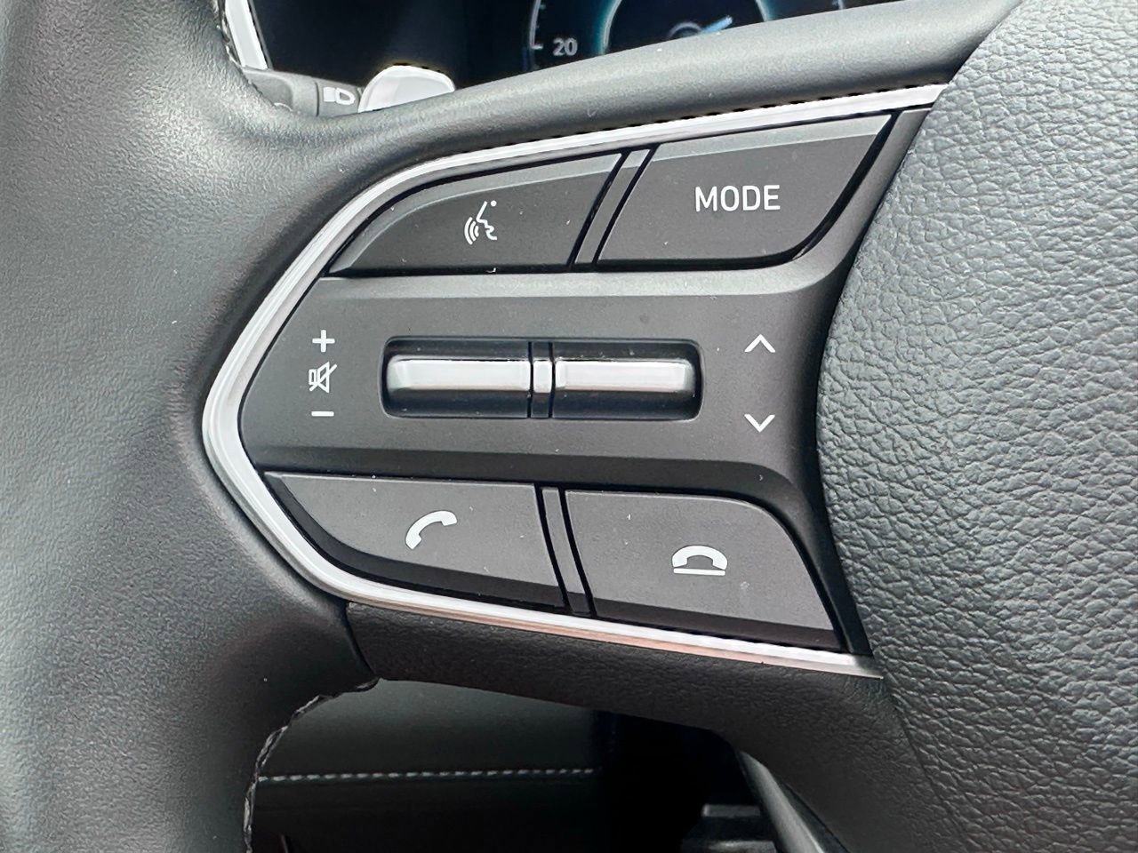 Used 2023 Hyundai Santa Fe Limited image 31