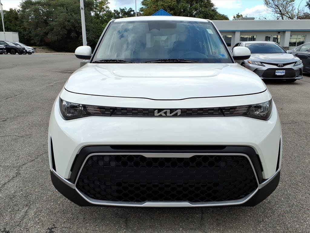 Used 2023 Kia Soul LX FWD image 9