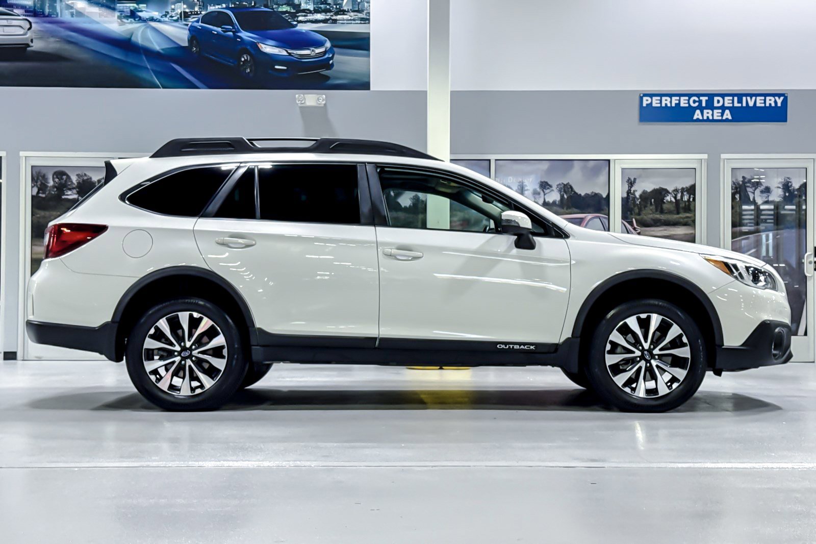Used 2017 Subaru Outback 2.5i Limited AWD/4WD image 7