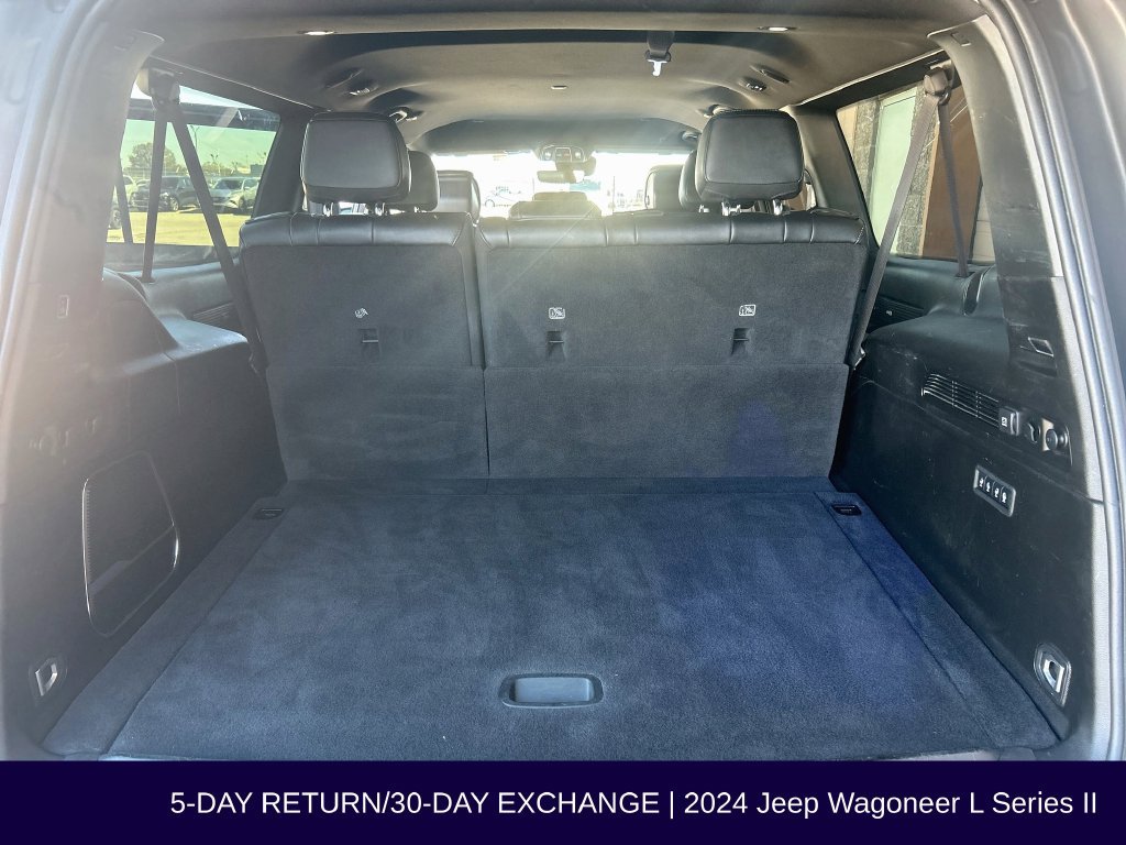 Used 2024 Jeep Wagoneer L Series II AWD/4WD image 31