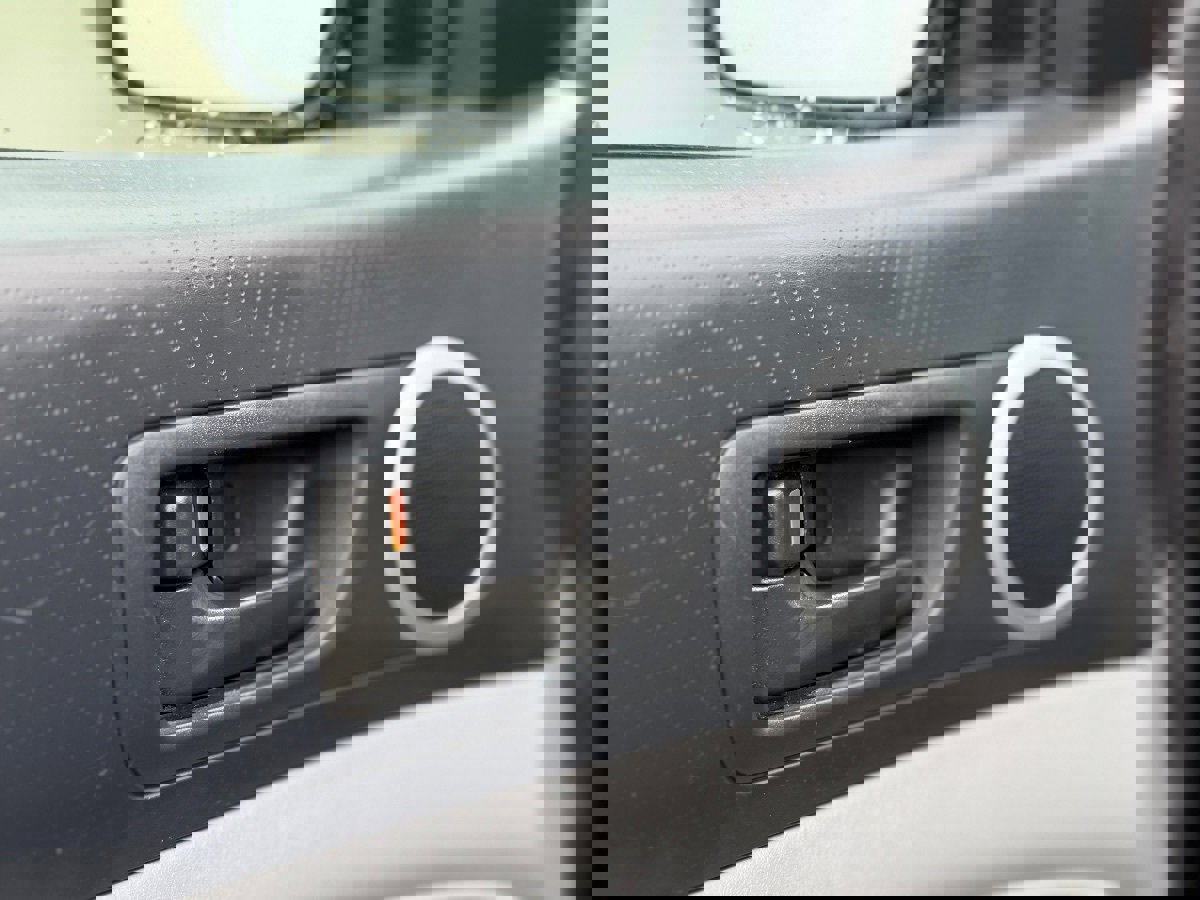 Used 2012 Toyota Tacoma 4x4 Access Cab w/ SR5 Pkg image 11