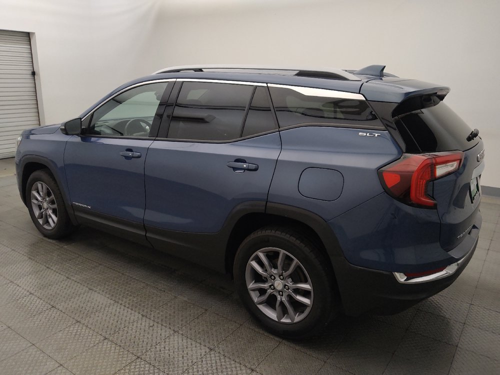 Used 2024 GMC Terrain SLT AWD/4WD image 3