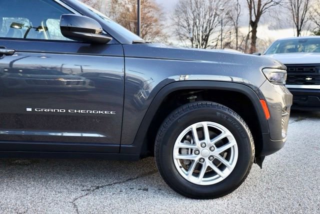 Used 2023 Jeep Grand Cherokee Laredo image 13