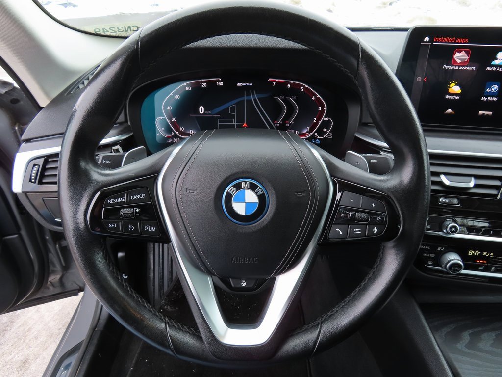 Used 2022 BMW 530e xDrive w/ Premium Package image 18