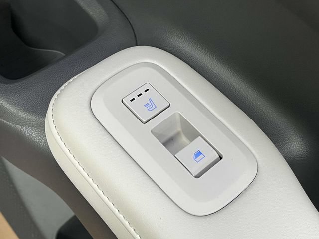 Certified 2025 Hyundai Santa Fe Limited FWD image 28