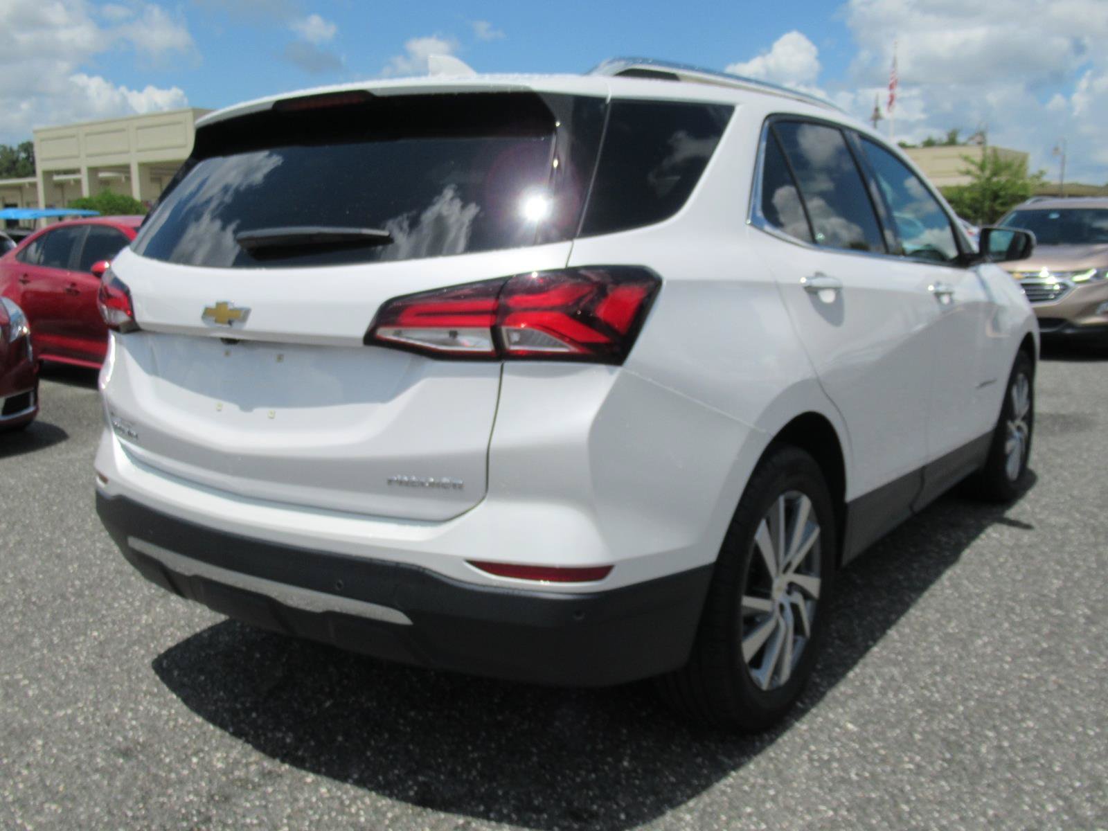 Used 2023 Chevrolet Equinox Premier FWD image 7