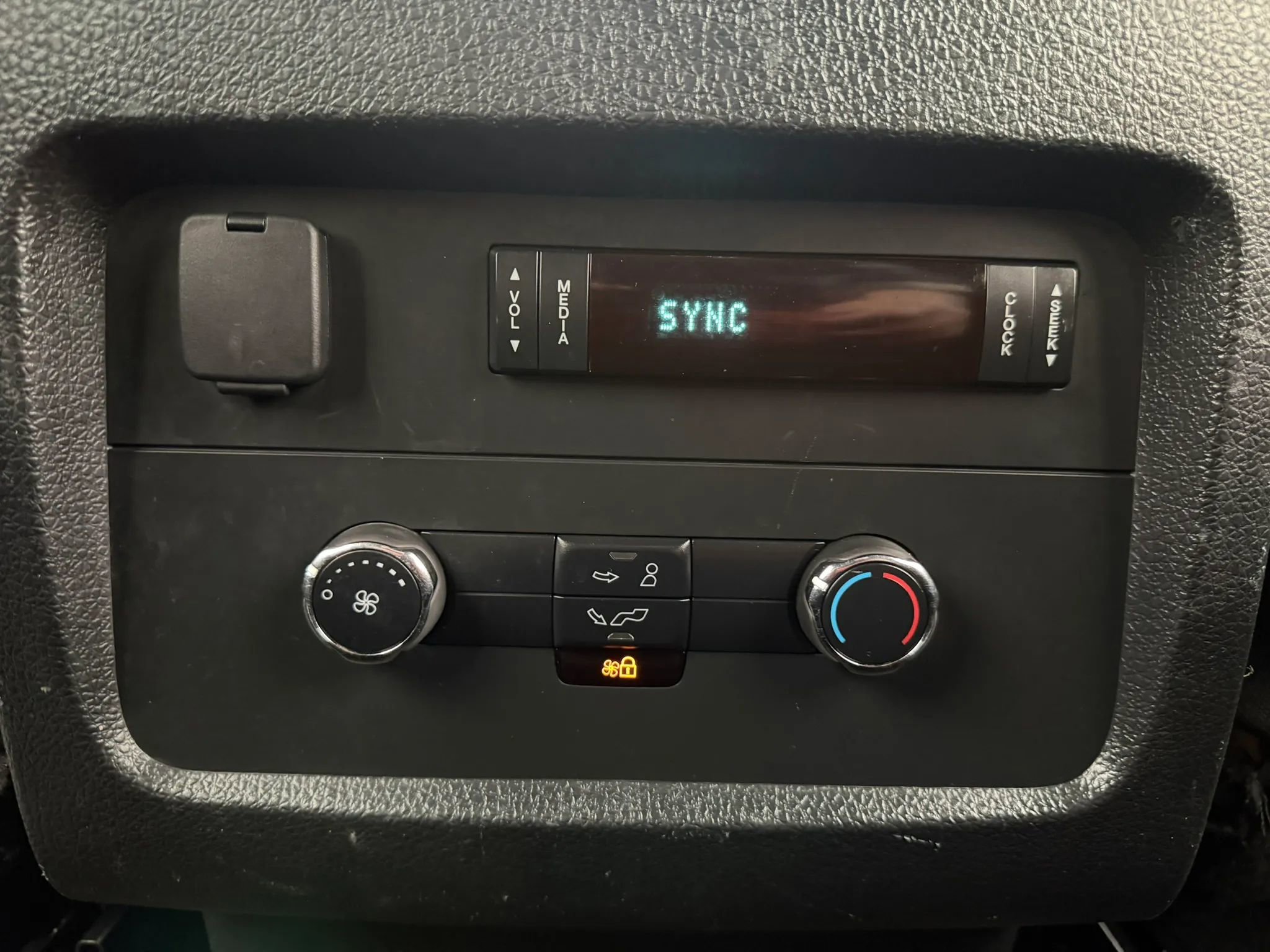 Used 2015 Ford Expedition XLT image 31