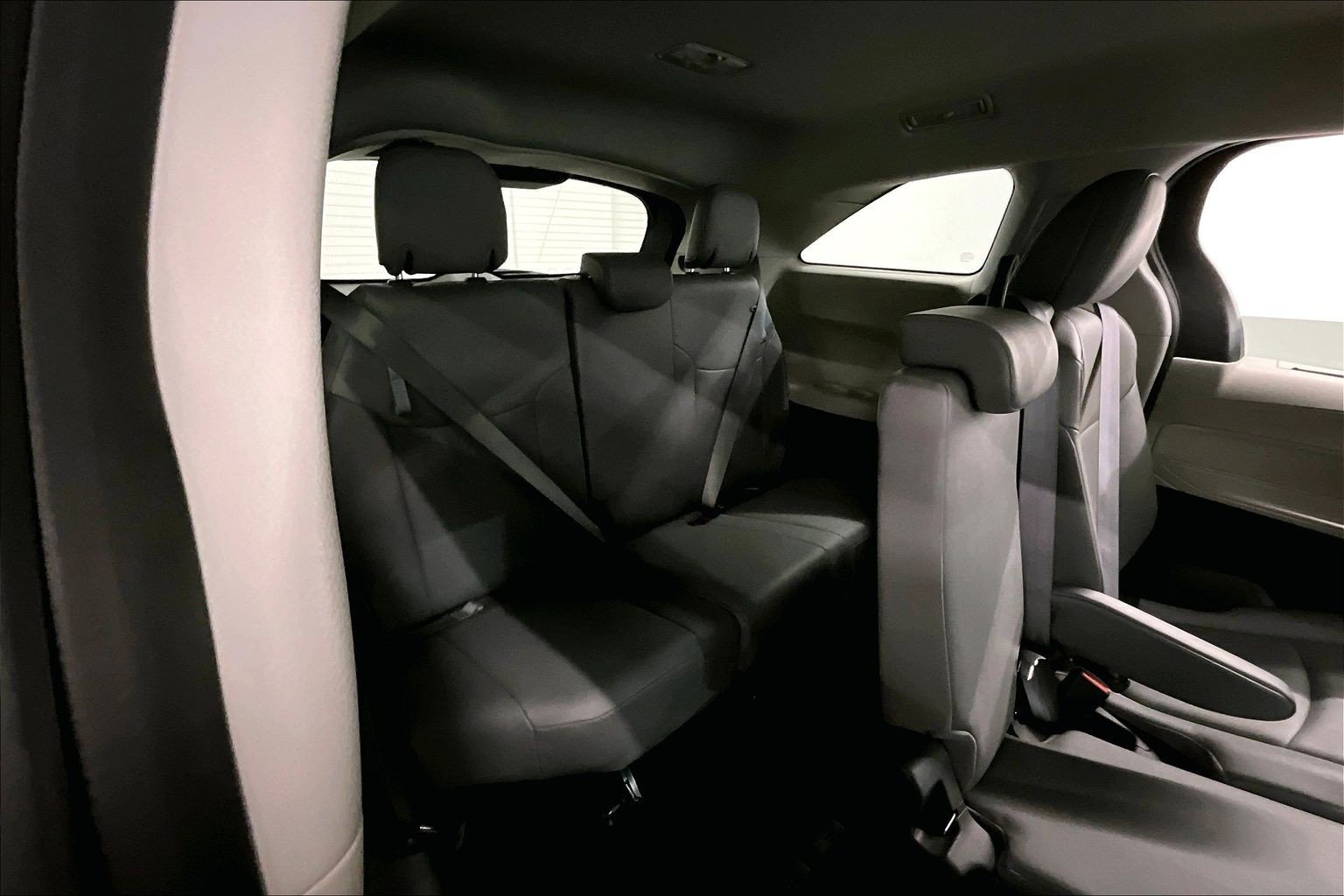 Used 2023 Toyota Sienna XLE FWD image 32