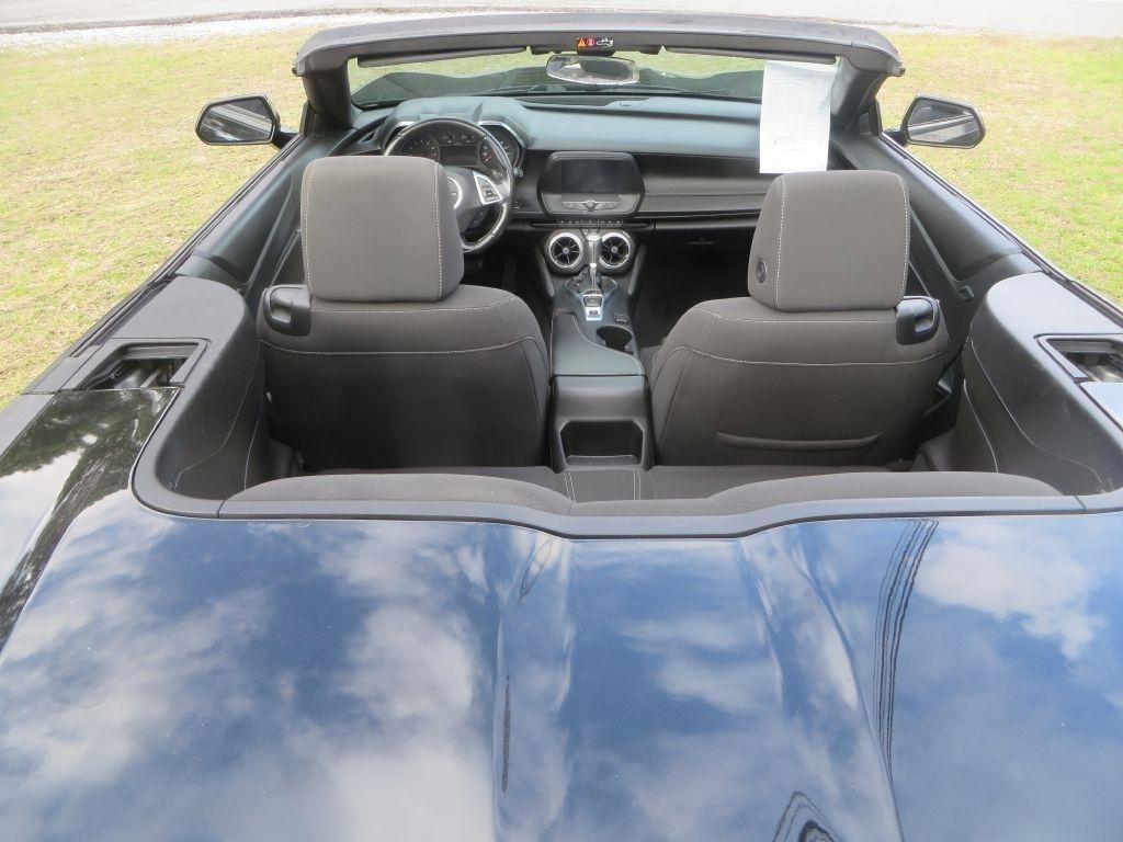Used 2018 Chevrolet Camaro LT image 9