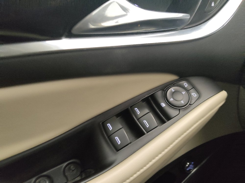Used 2018 Buick Enclave Essence FWD image 27