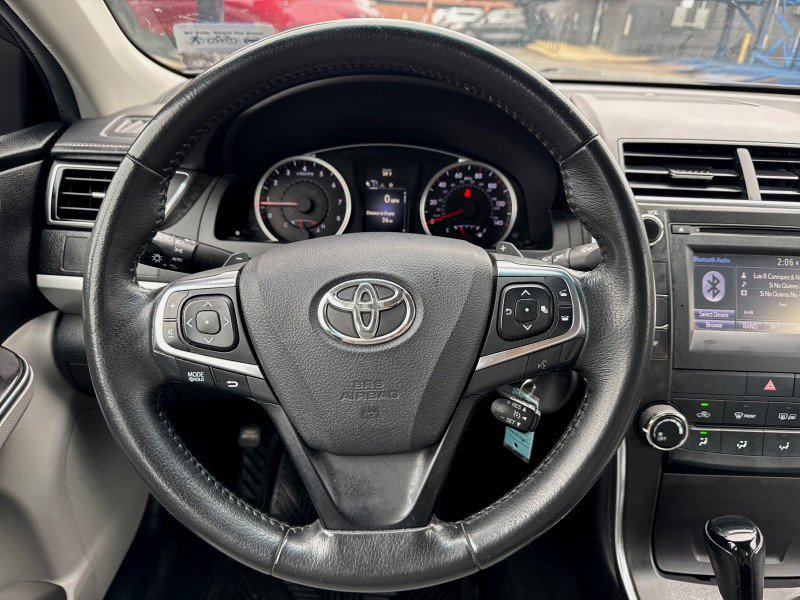 Used 2017 Toyota Camry SE image 16