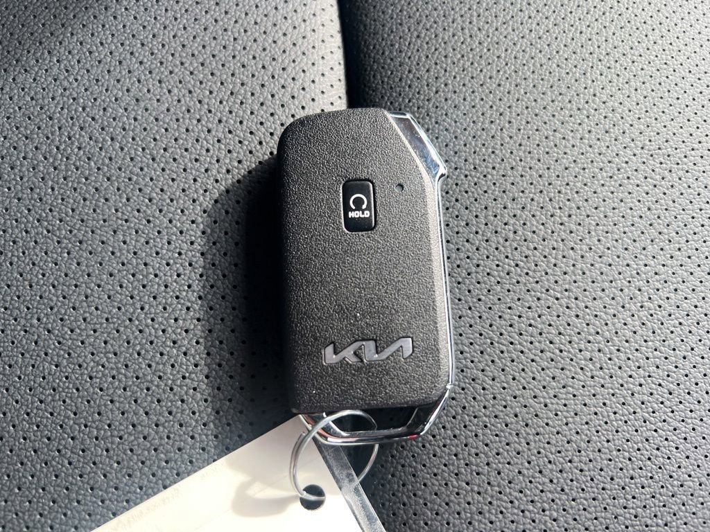 Certified 2025 Kia Sportage EX image 24