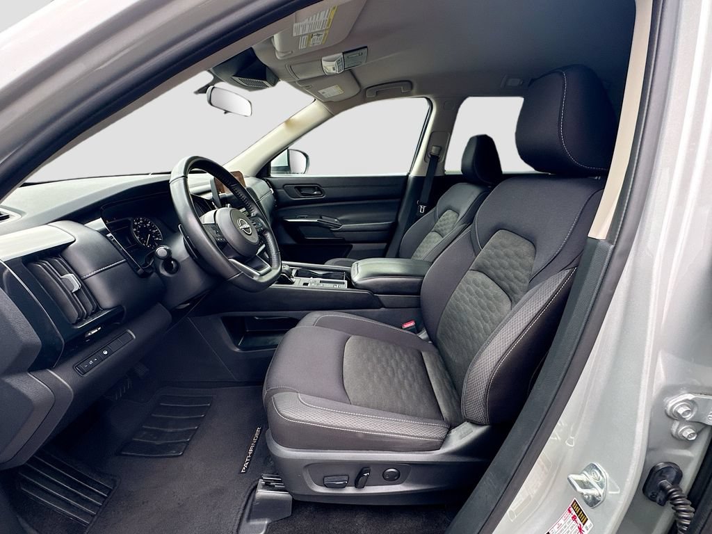 Certified 2024 Nissan Pathfinder SV FWD image 31