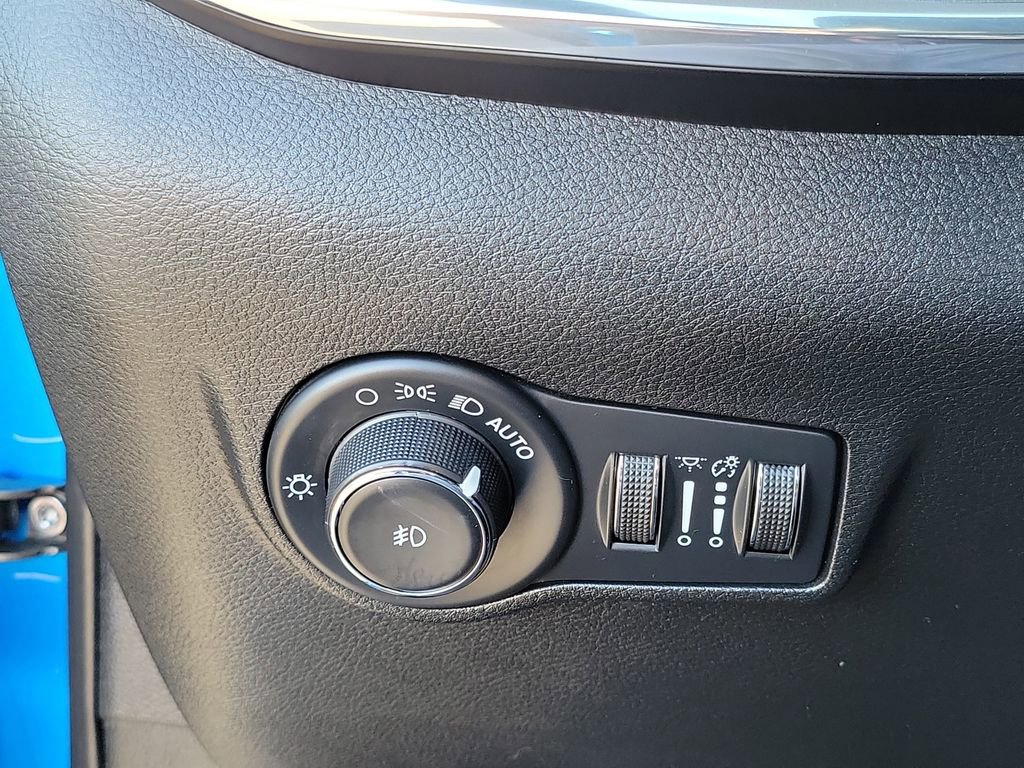 Used 2023 Jeep Compass Limited w/ Elite Group image 7