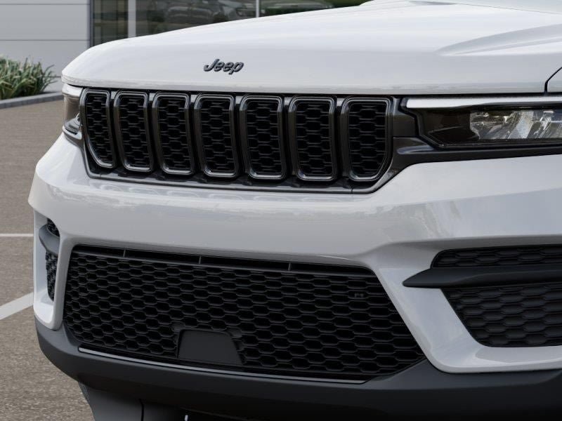 New 2025 Jeep Grand Cherokee Altitude AWD/4WD image 11