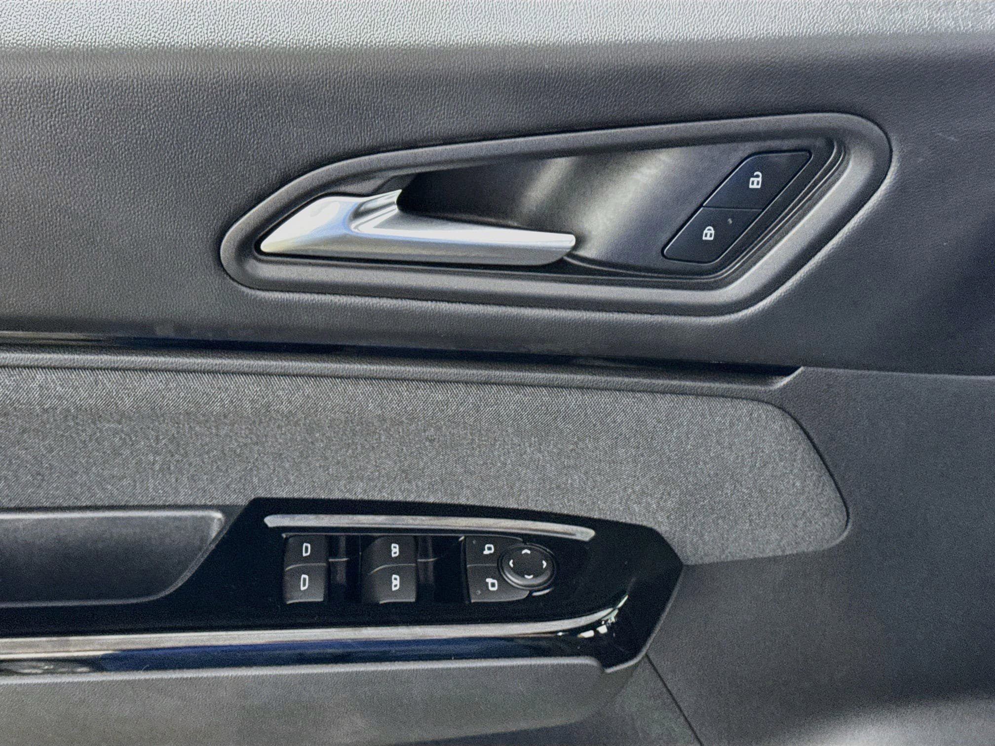 Used 2025 Honda Prologue EX image 18