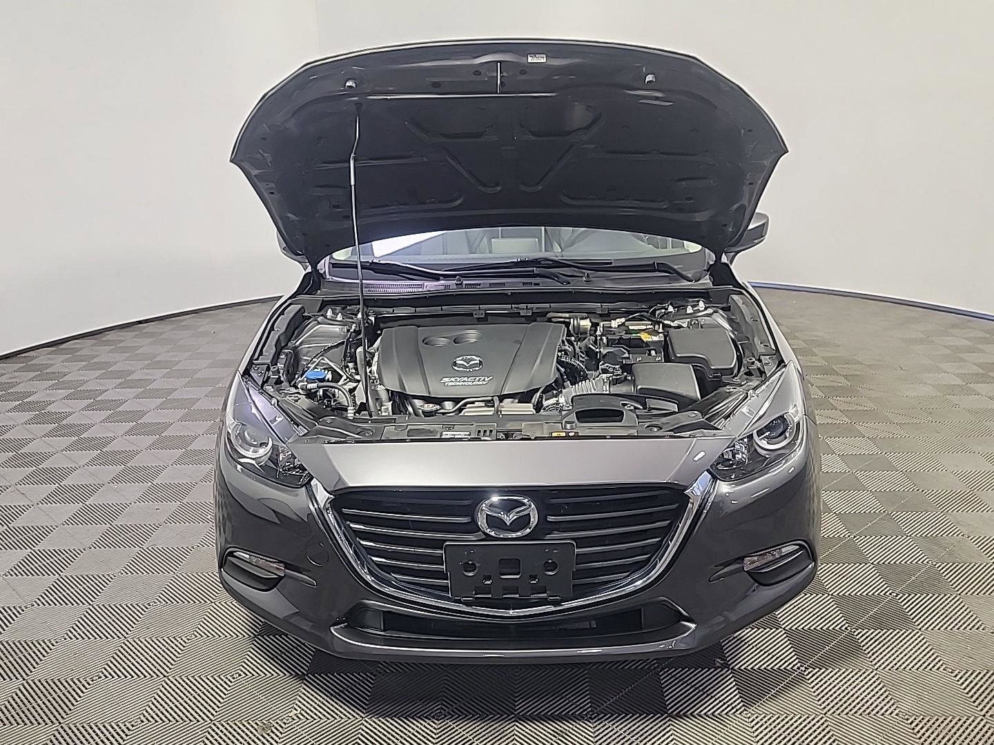 Used 2018 MAZDA MAZDA3 Touring FWD image 13