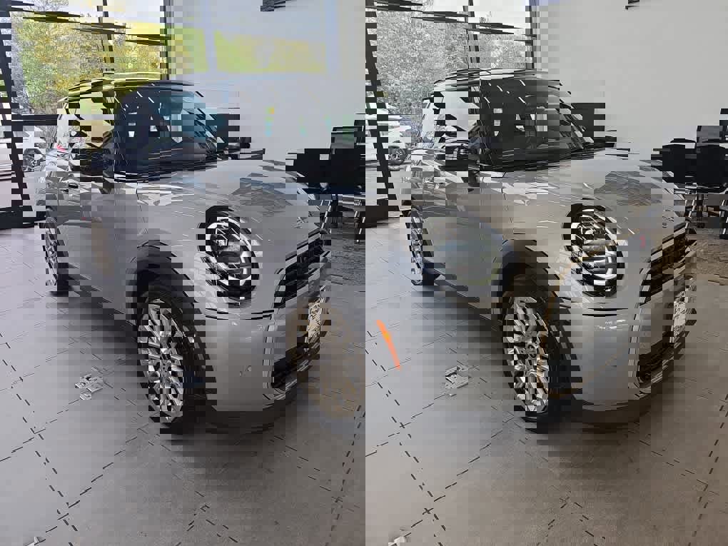 Certified 2025 MINI Cooper S image 13