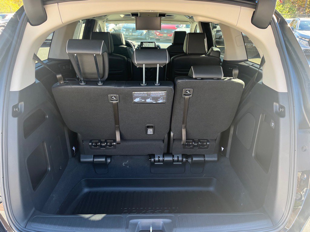 New 2026 Honda Odyssey Touring image 12