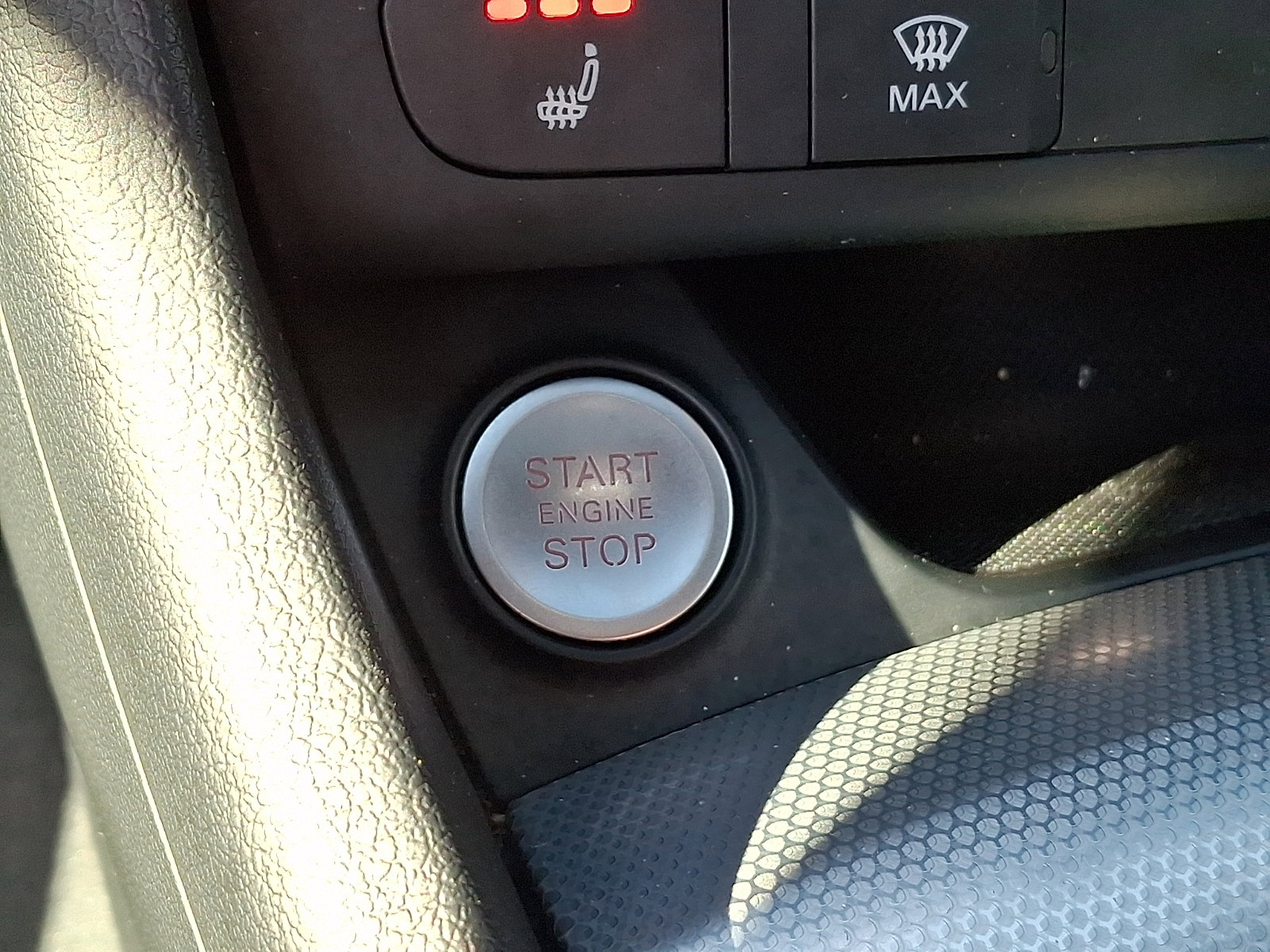 Used 2018 Audi Q3 2.0T Premium Plus w/ Premium Plus Package AWD/4WD image 25