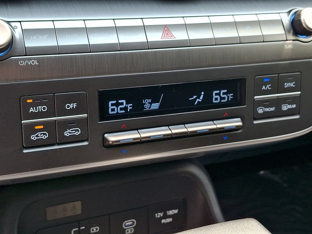 Certified 2024 Hyundai Kona SEL AWD/4WD image 17