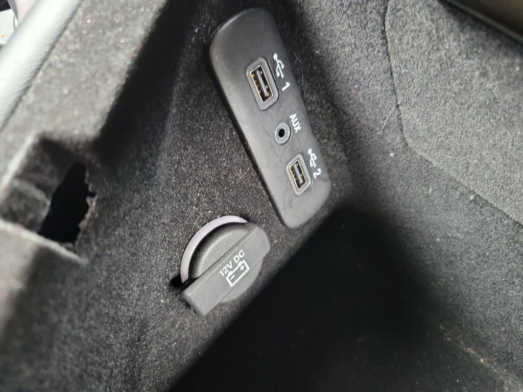 Used 2023 Dodge Challenger SXT image 31