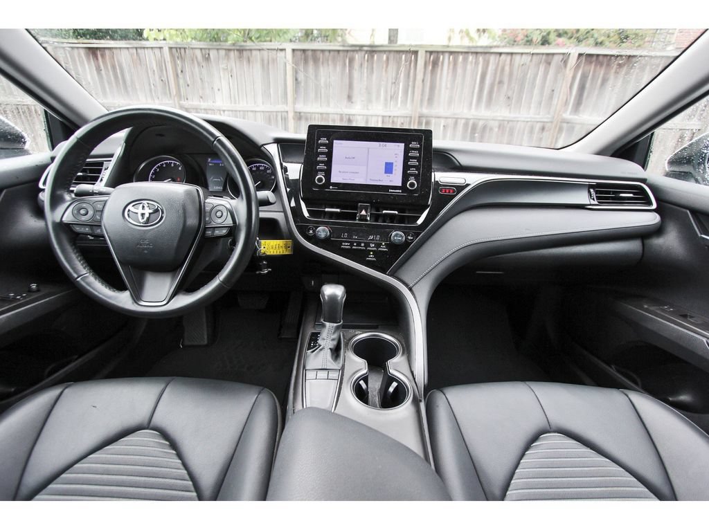 Used 2023 Toyota Camry SE FWD image 11