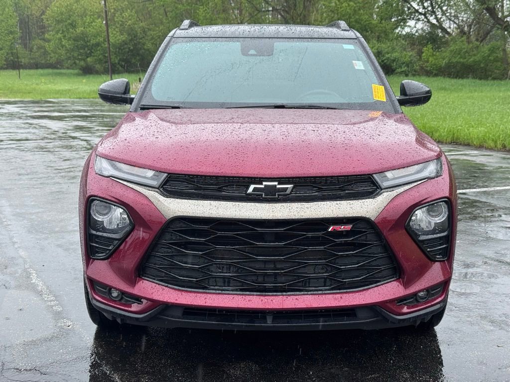 Used 2023 Chevrolet TrailBlazer RS w/ Sun and Liftgate Package AWD/4WD image 2