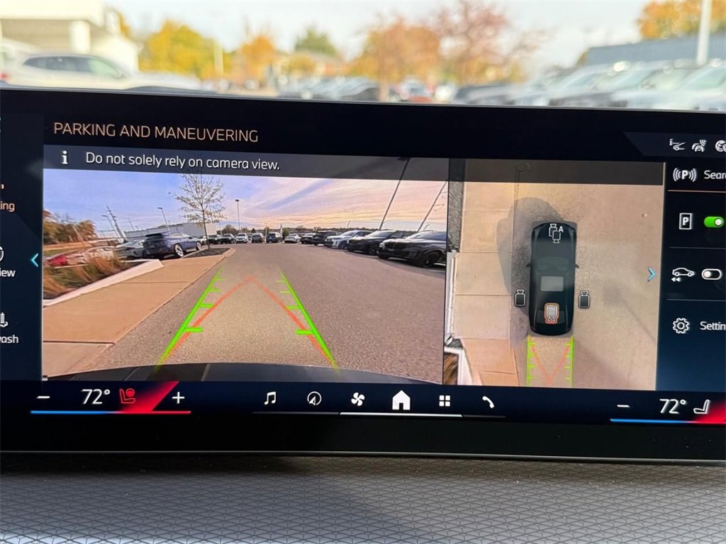 New 2026 BMW 330i xDrive Sedan w/ Premium Package image 14